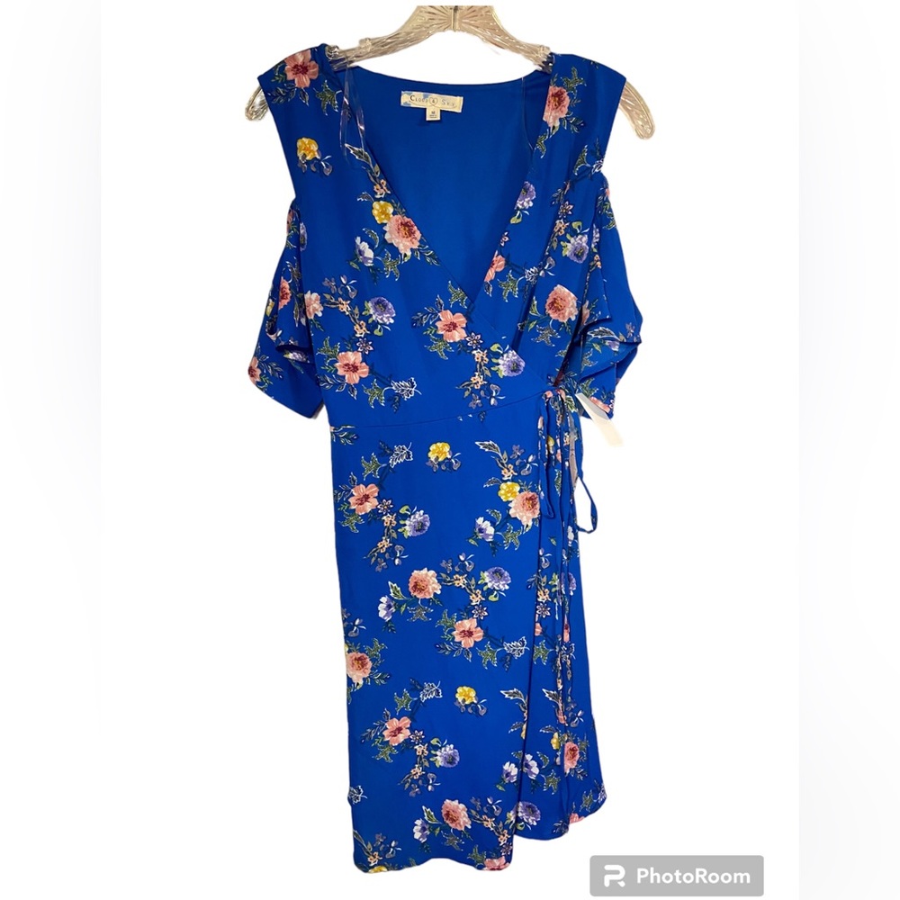 Nwt Cloud & sky Floral blue wrap cold shoulder Dress ladies juniors medium